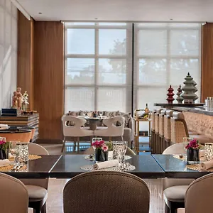 Отель Dusit Thani, Davao